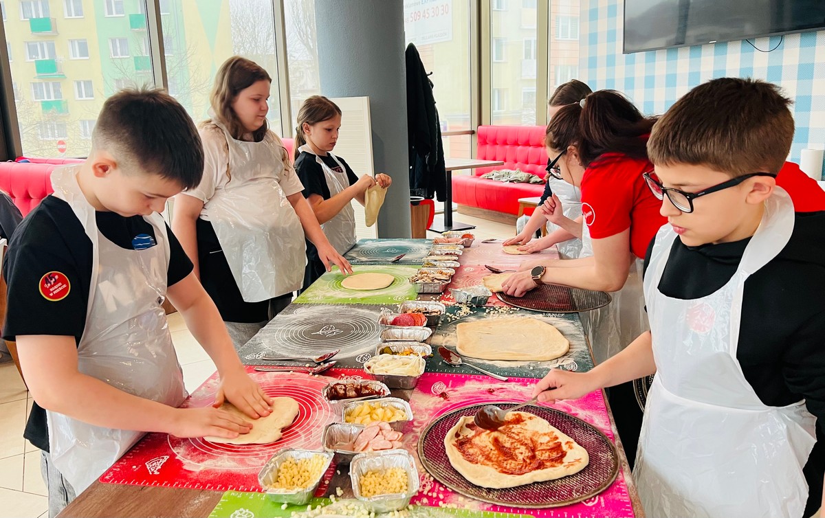 Warsztaty kulinarne klasy 4c z okazji Pierwszego Dnia Wiosny