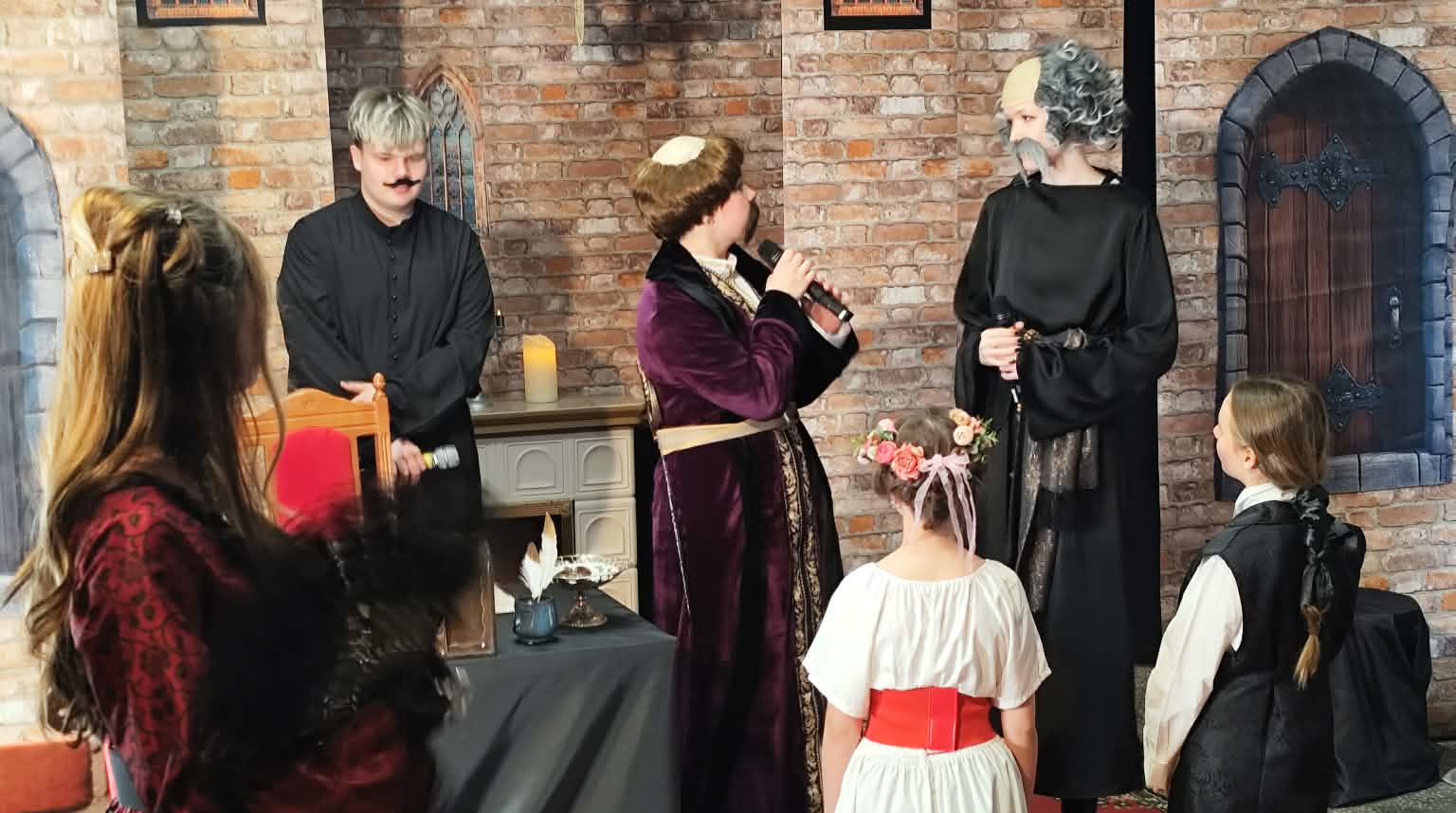 „Zemsta” Aleksandra Fredry w wykonaniu młodych aktorów