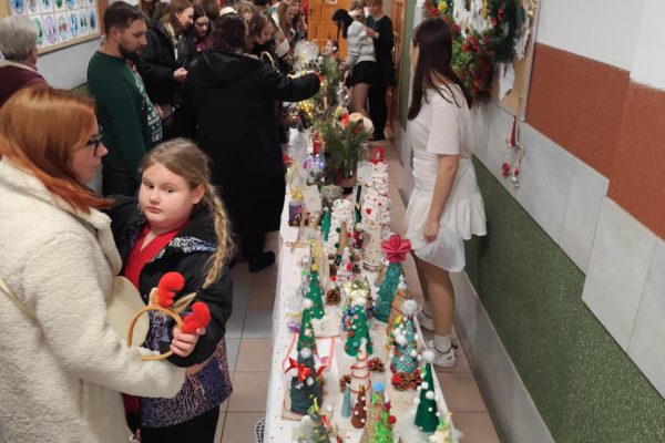 199d709b-8a40-42ef-870d-7bff43ec7495