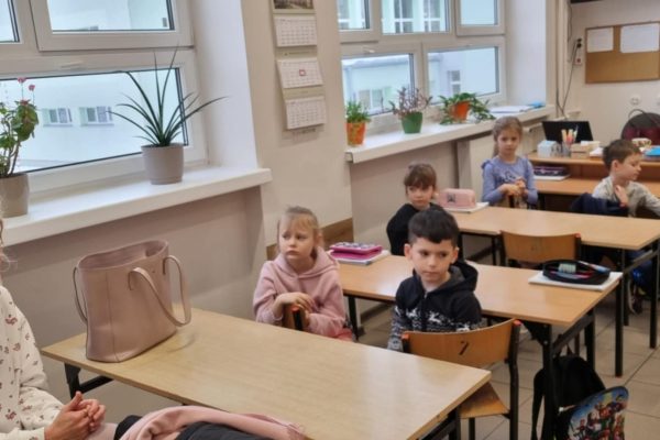 423587e5-70e6-4ff7-b959-d4ad76795489