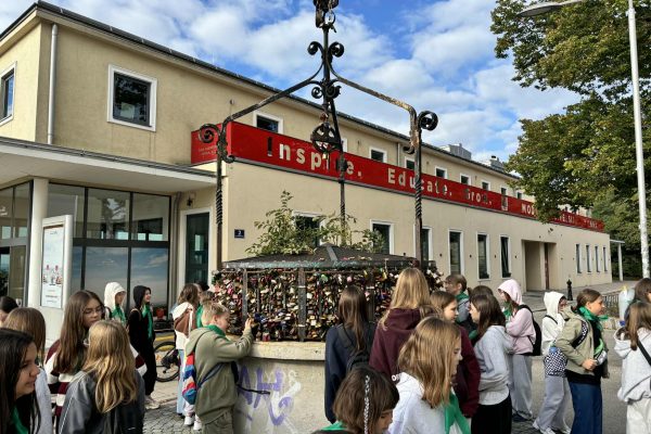 85e5c59e-0183-451a-b944-e820de309761