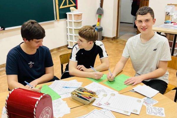 88c63597-c06e-40d3-b574-f79b37402cb7