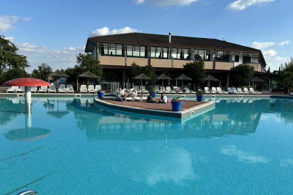 979f44ca-30bb-4f4c-8545-e5dfacfb8b16