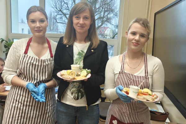 b7893ad8-5485-4992-9f72-90c081beafe5