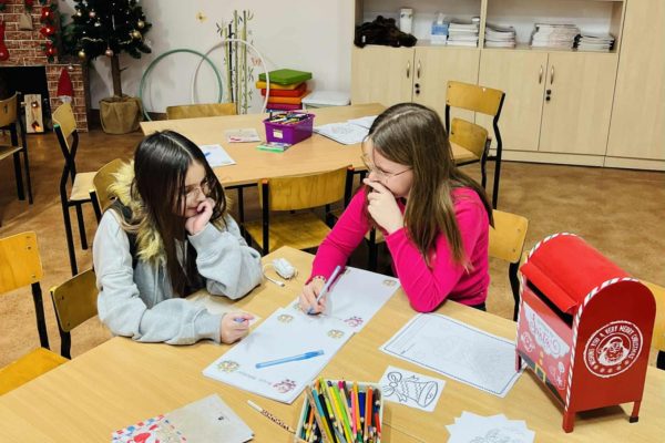 c1f32345-f334-4ab0-a5a6-568962ae4b81