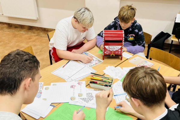 d18611ac-a353-46b7-9036-c66128a7f5dc