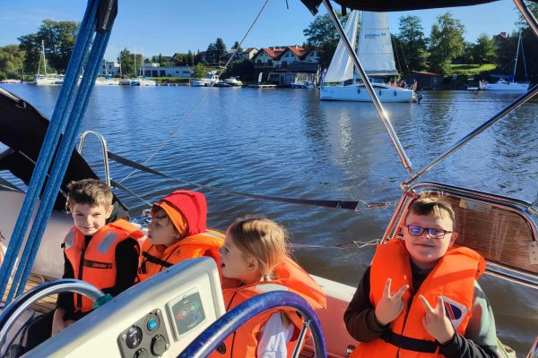 db718ad5-db3e-4bef-aa2a-c0cb351b96c1