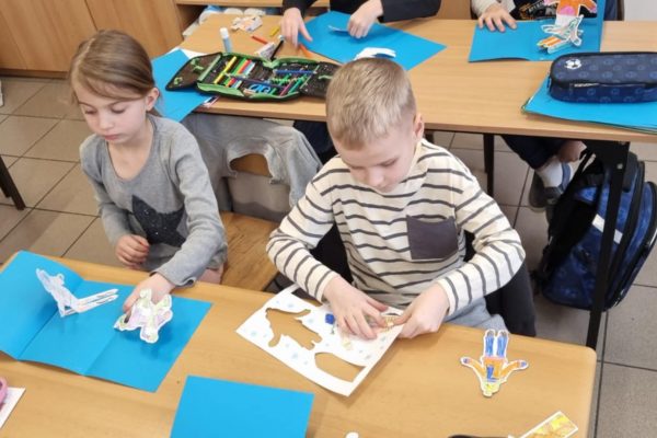 e273afad-0a9b-430e-8304-717e9e749b67