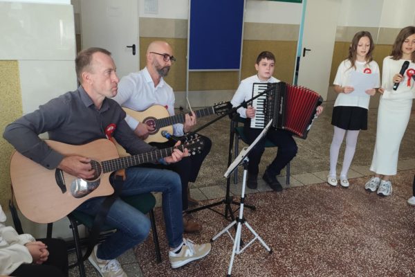 ea15e508-ddc7-4856-bcc2-49f628b15fb1