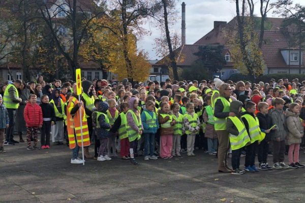 f301d8dd-4efa-4c30-b9e5-2a7f624da078